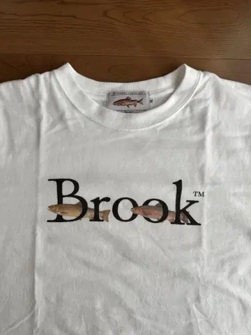 Brook 티셔츠