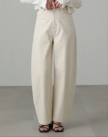 프리즈마트 데님 에그 팬츠 아이보리 미사용 새상품