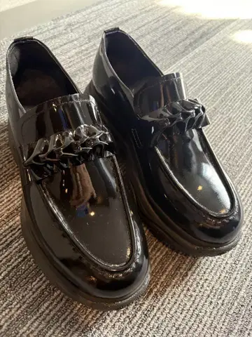 Licht Bestreben Vibram 통굽 에나멜 로퍼