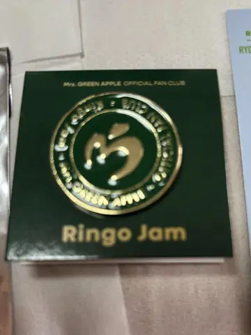 Mrs. GREEN APPLE Ringo Jam 핀 배지