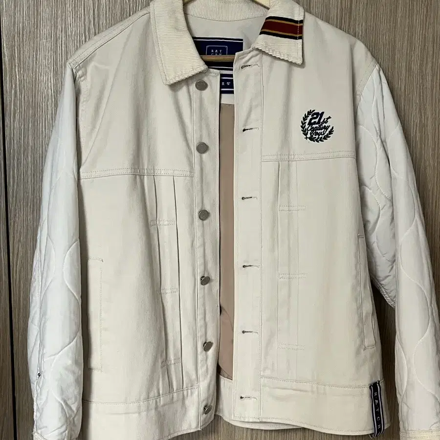 ROMANTIC CROWN | 로맨틱크라운 Romantic Crown Jacket Jumper