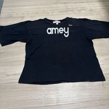 Americana amey 프린트 티셔츠 블랙 반소매