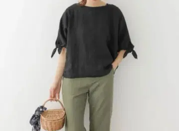 어반 리서치 도어스 블랙 린넨 리본 슬리브 블라우스
