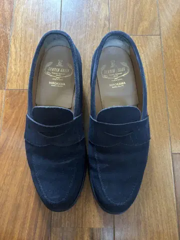 SCOTCH GRAIN 블랙 스웨이드 로퍼