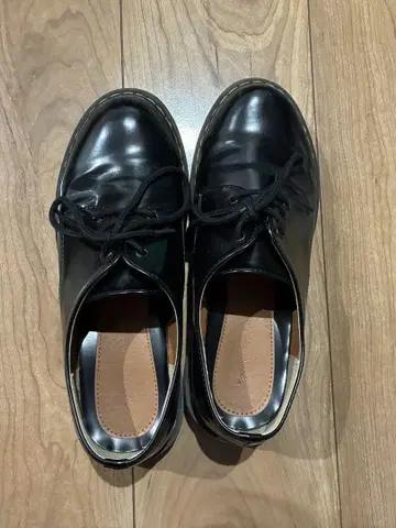 블랙 로퍼