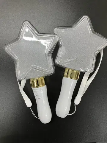 별 모양의 펜라이트 2개 세트