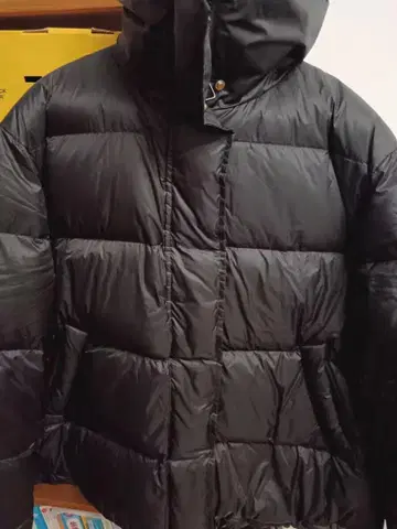 블랙 다운 자켓 후드 부착