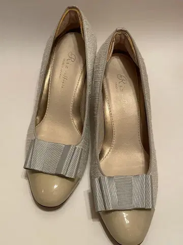리즈라피네 블루 계열 라메 펌프스 24cm EEE