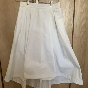 DRESSTERRIOR 화이트 플레어 스커트 사이즈 40