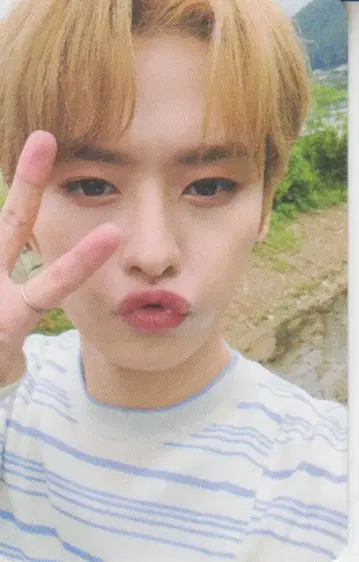 StrayKids LeeKnow FC 2기 혜택 노랑