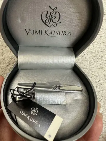 YUMI KATSURA 실버 넥타이핀