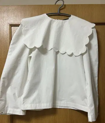 SISTER JANE 스캘럽 칼라 긴팔 블라우스 화이트