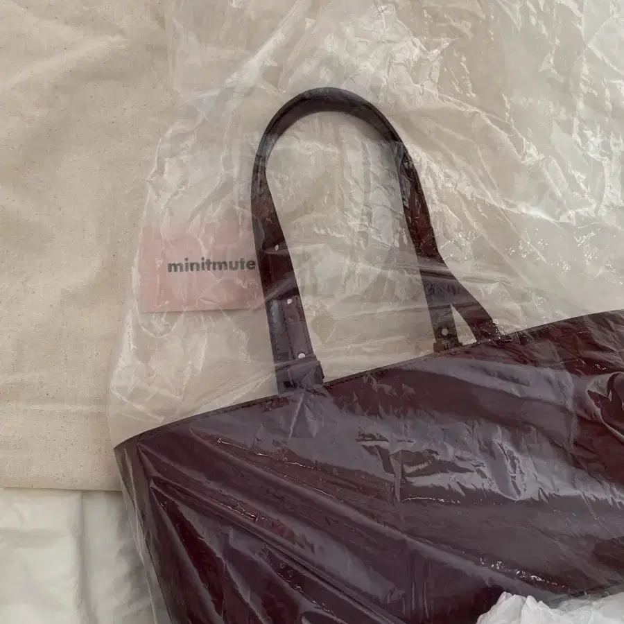 【MINITMUTE】FLOT BAG PATENT WINE minitmute
