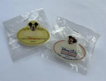 디즈니랜드 호텔 & 앰버서더 호텔 네임 배지 미개봉 새상품 2개 세트