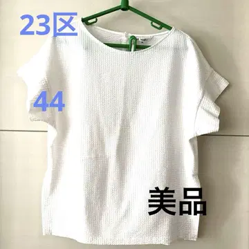 23구 화이트 플레어 실루엣 반팔 상의 44 새상품급