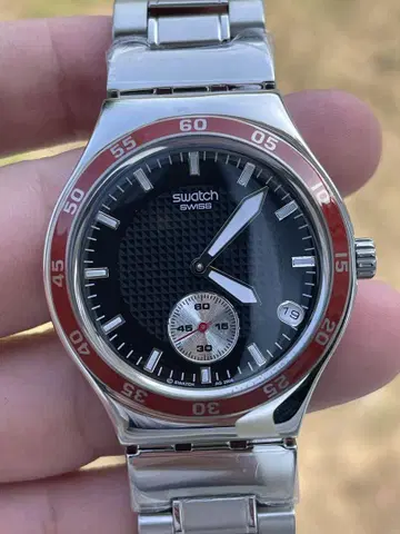 Swatch 크로노그래프 블랙/레드 손목시계