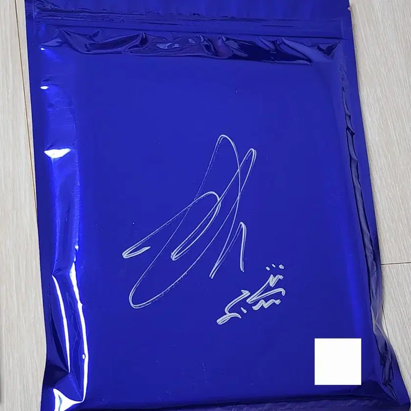 MONSTA X | 몬스타엑스 Monsta X I.M Autographed Album Signed