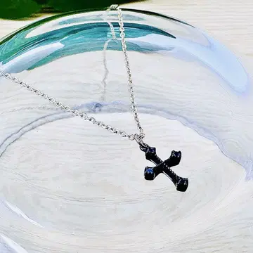 agete k10 블랙 크로스 펜던트 0.02ct 다이아 목걸이
