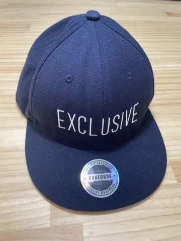 EXCLUSIVE 자수 네이비 캡