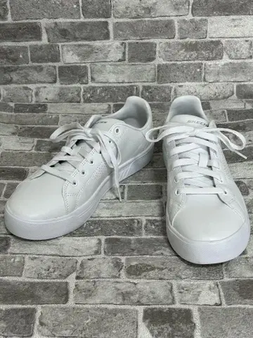 컨디션 최상 스케쳐스 메모리폼 올 화이트 24cm