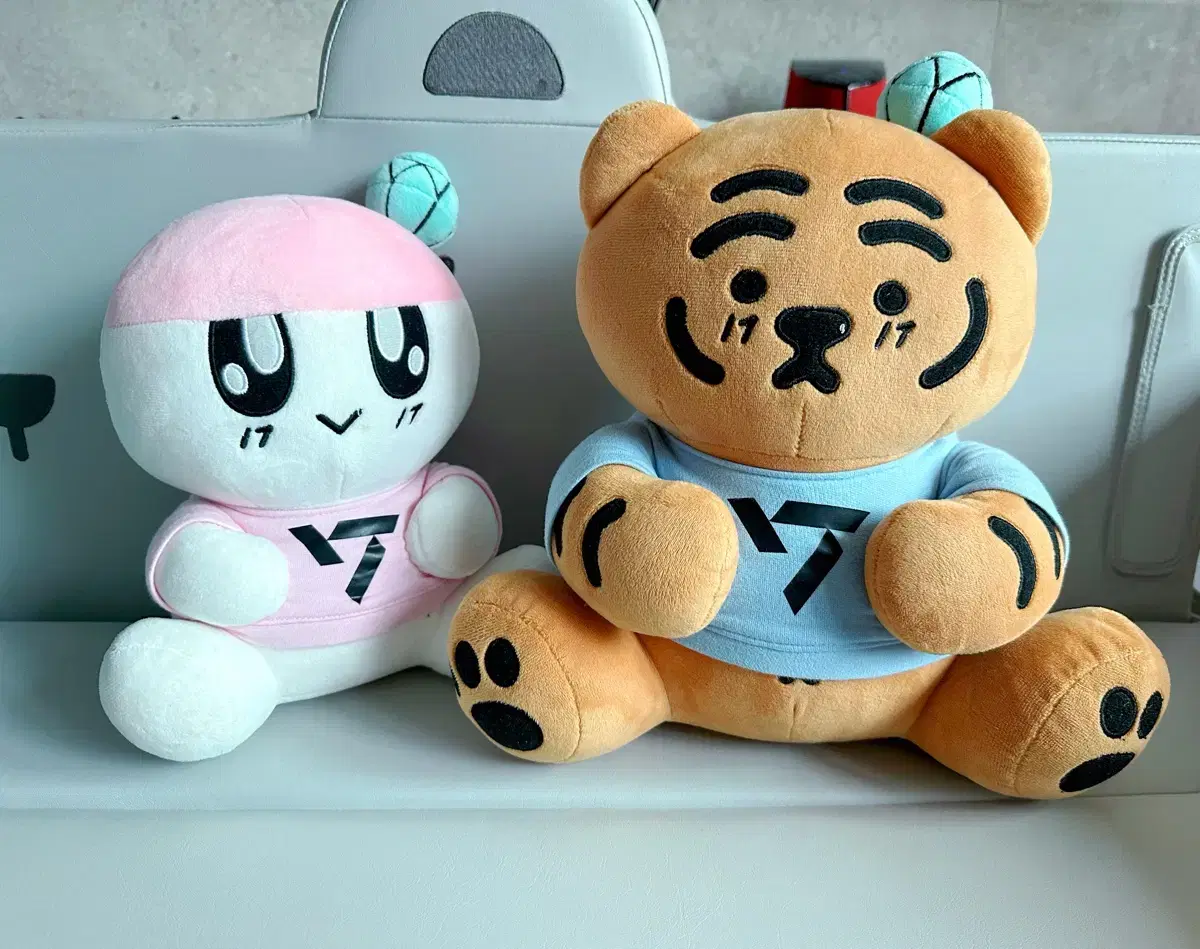Seventeen Ttung-Langi BongBong doll set