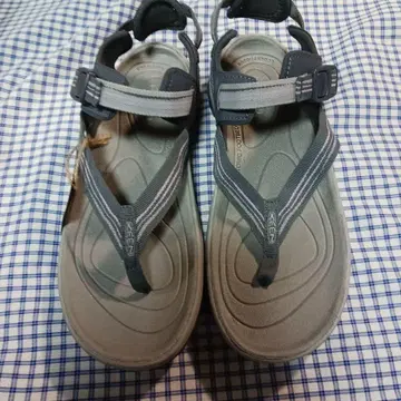 KEEN 킨 TERRADORA II TOE POST 샌들
