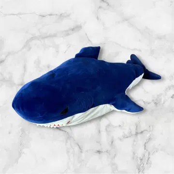 파란색 상어 봉제 인형