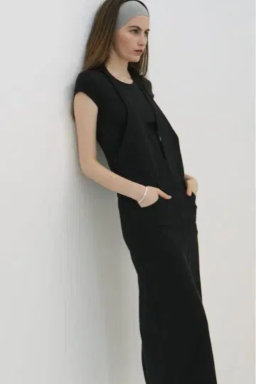 할터넥 로우 웨스트 원피스
