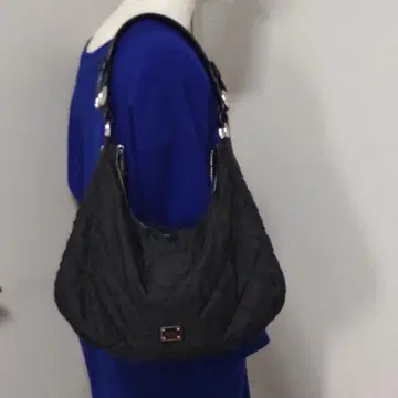 컨디션 최상 DAKS 덕스 퀼팅 원숄더 백 블랙