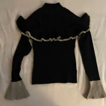 AZULBYMOUSSY 프릴이 있는 하이넥 니트
