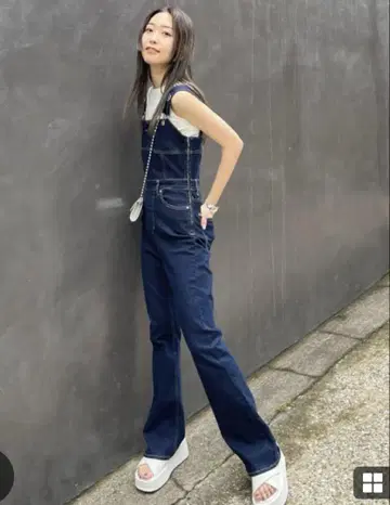 다크 블루 데님 살로펫 플레어 팬츠 에모다 올인원 청바지