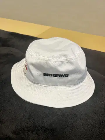 BRIEFING 화이트 버킷 햇