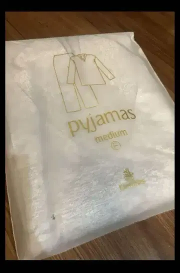 에미레이트 항공 퍼스트 클래스 룸웨어