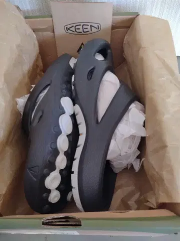 새상품급 keen 샨티 블랙 WOMEN 사이즈 US8