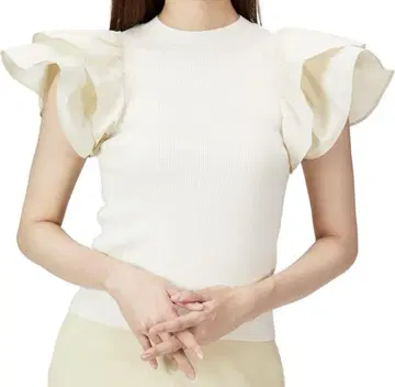 미사용 새상품 Lily Brown 프릴 타프타 도킹 니트