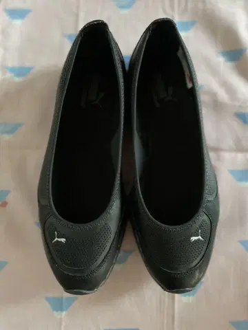 푸마 블랙 플랫 슈즈 24.5cm