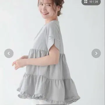 Fitmore 슬릿 슬리브 밑단 프릴 티어드 반팔 상의 블루 그레이