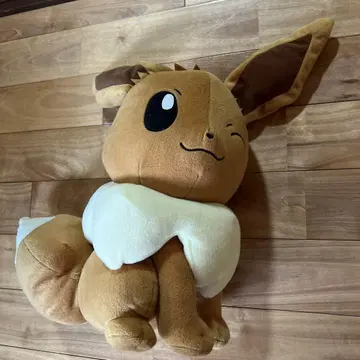 이브이와 피카츄 봉제 인형 세트