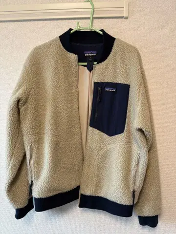 Patagonia 플리스 자켓 베이지/네이비 포켓 부착