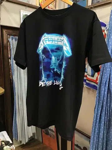 메탈리카 번개 그래픽 티셔츠