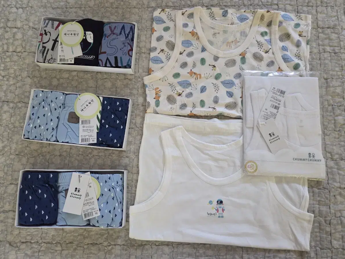 Cheomi Cheomi No. 70. Boy. 9 briefs. 3 undershirts, shipping included.