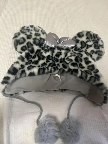 레오파드 무늬 퍼 모자 실버 리본 포함