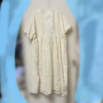 이번 시즌 사만사 모스모스 플라켓 레이스 절개 원피스 아이보리