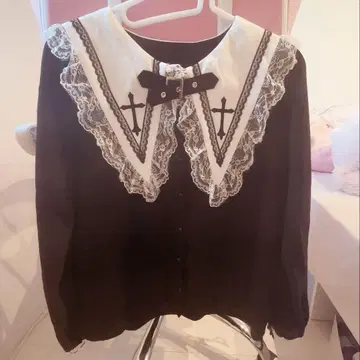 마즈 벨트 크로스 자수 블라우스 화이트