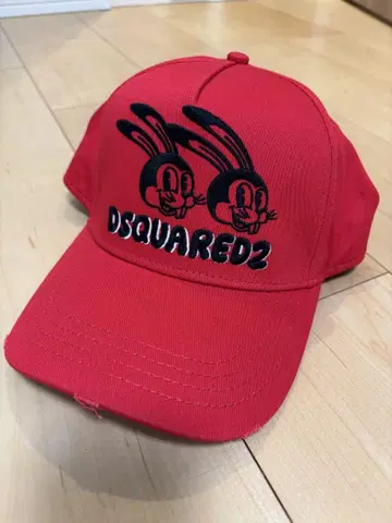 새상품 DSQUARED2 캐릭터 자수 레드 캡