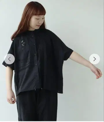 yuni 자수 반팔 셔츠 아이보리 게재