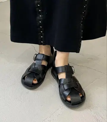 CAPRICIEUX LE'MAGE 구르카 샌들 블랙