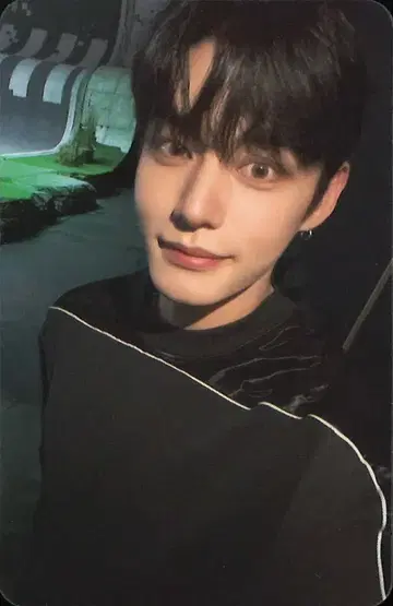 제로베이스원 디지털 패키지 버전. 지웅, 그늘 속의 청춘