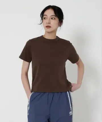 뷰티&유스 유나이티드 애로우즈 오가닉 코튼 티셔츠 브라운