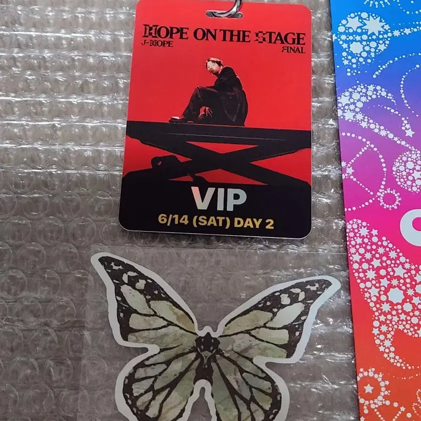 HOPE ON THE STAGE VIP特典　ポーチ Unboxing VIP Gifts from Hope on the Stage Tour | TikTok